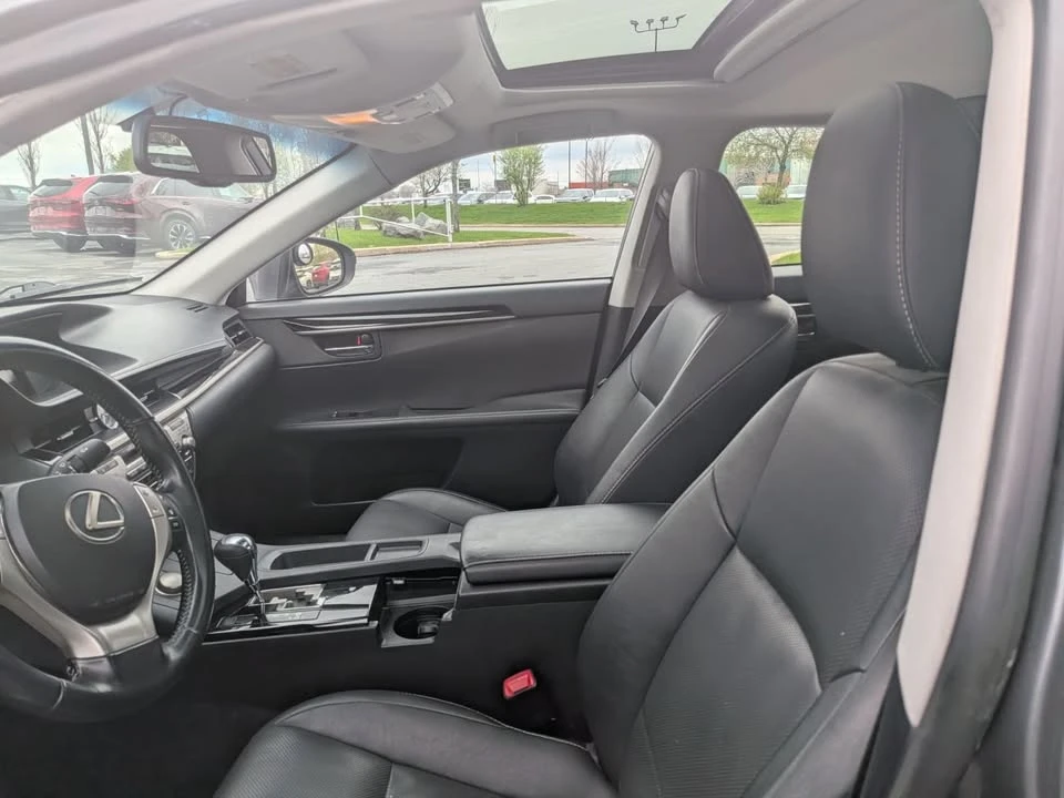 2014 Lexus ES 6th Gen - Image 6 of 12