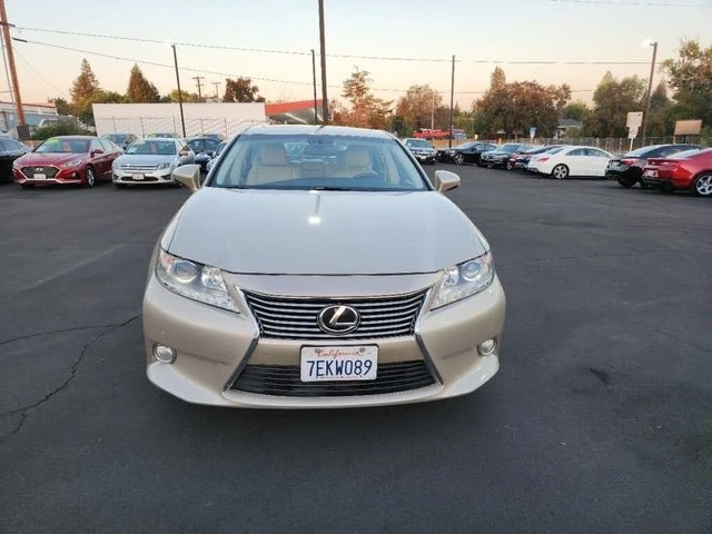 2014 Lexus ES 6th Gen - Image 8 of 20