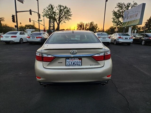 2014 Lexus ES 6th Gen - Image 4 of 20