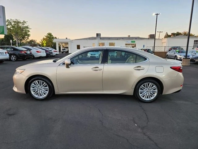 2014 Lexus ES 6th Gen - Image 2 of 20