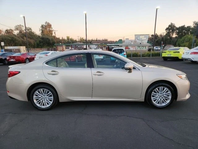 2014 Lexus ES 6th Gen - Image 6 of 20