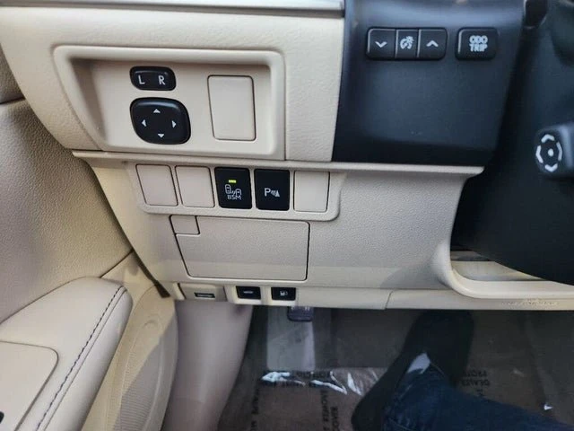 2014 Lexus ES 6th Gen - Image 20 of 20