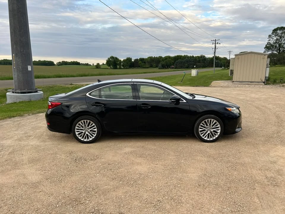 2014 Lexus ES 6th Gen - Image 4 of 20