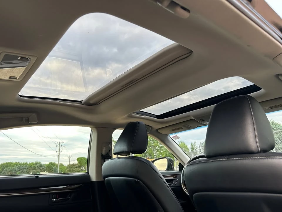 2014 Lexus ES 6th Gen - Image 12 of 20