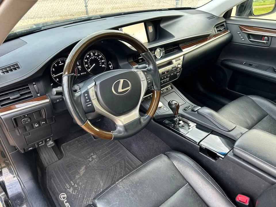 2014 Lexus ES 6th Gen - Image 8 of 20