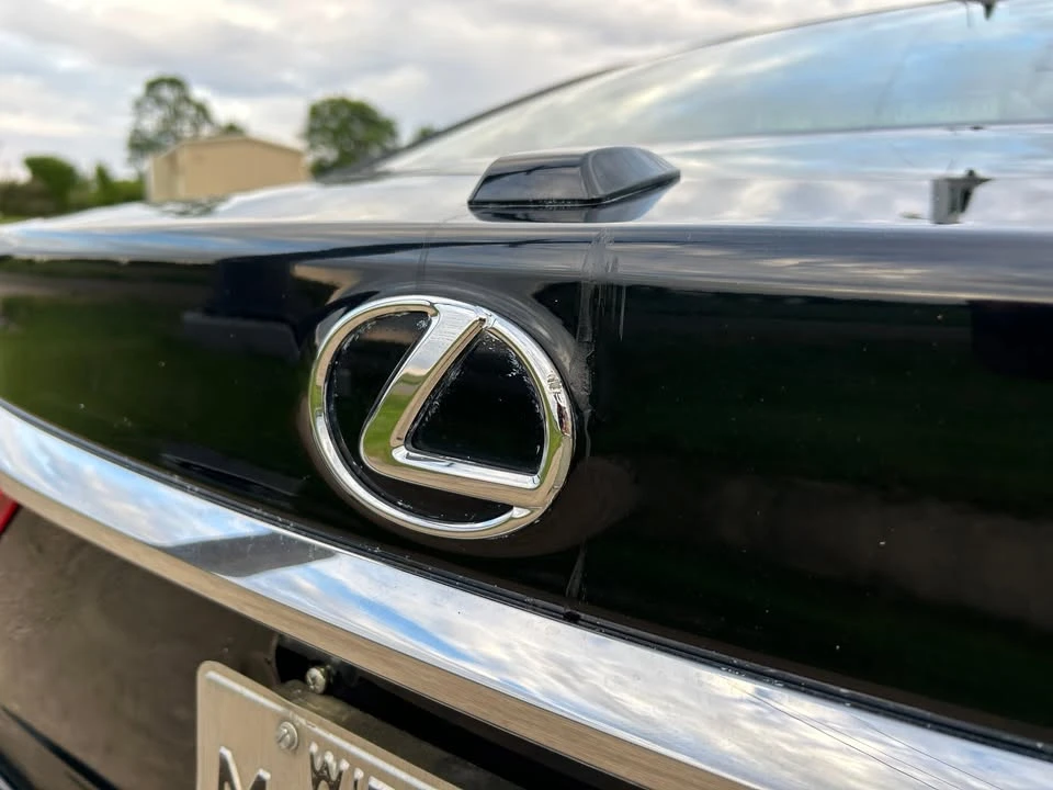 2014 Lexus ES 6th Gen - Image 18 of 20