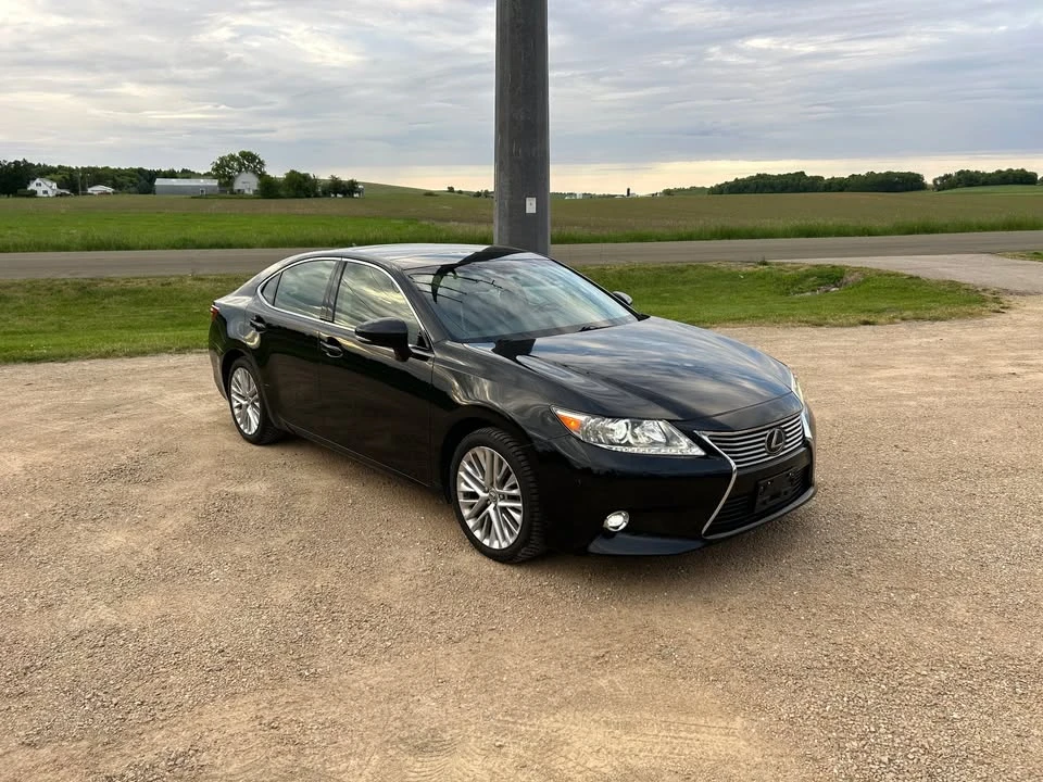 2014 Lexus ES 6th Gen - Image 5 of 20
