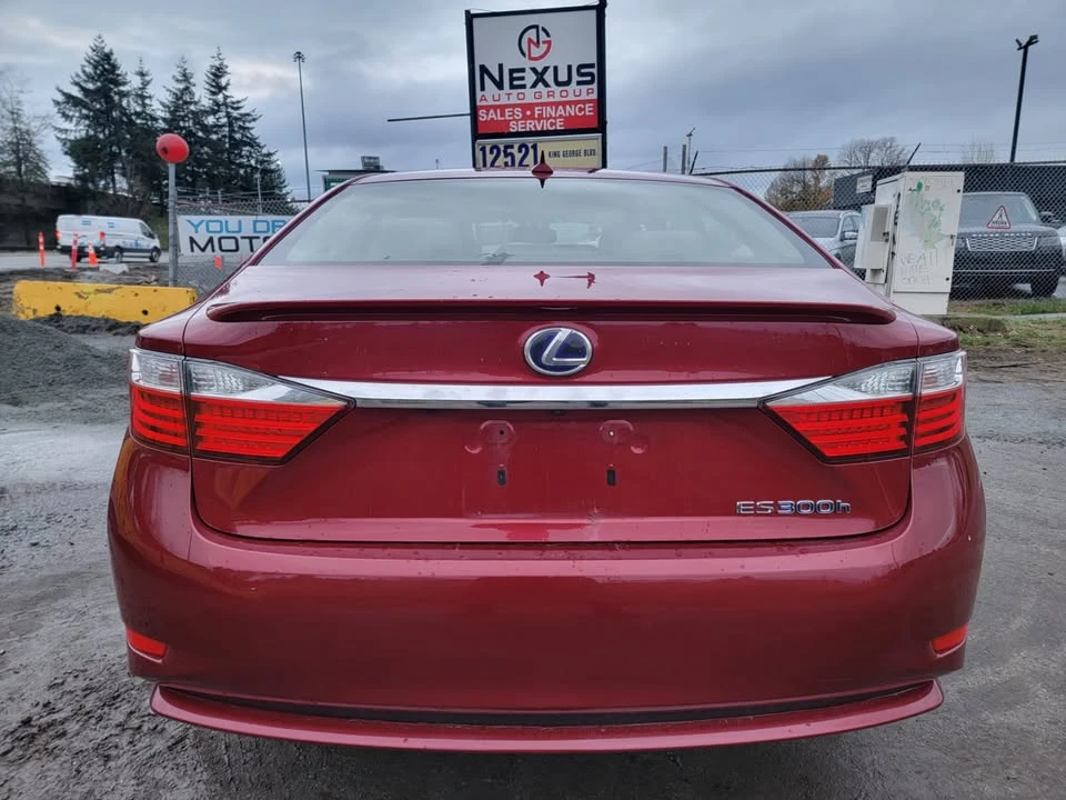 2014 Lexus ES 6th Gen - Image 7 of 17