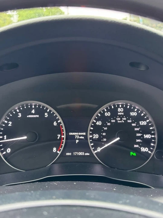 2014 Lexus ES 6th Gen - Image 15 of 20