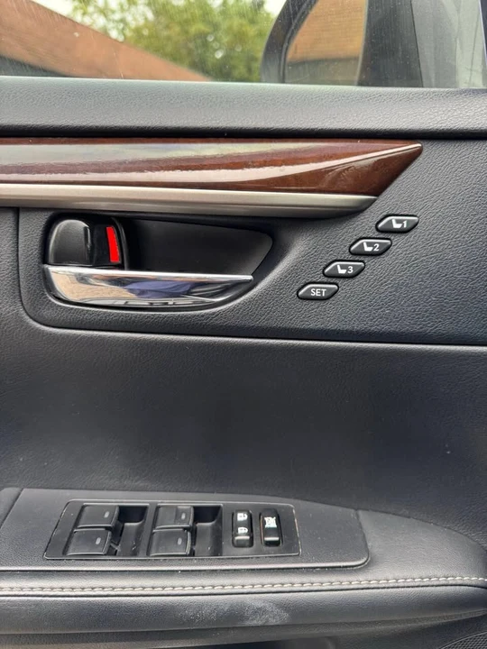 2014 Lexus ES 6th Gen - Image 18 of 20