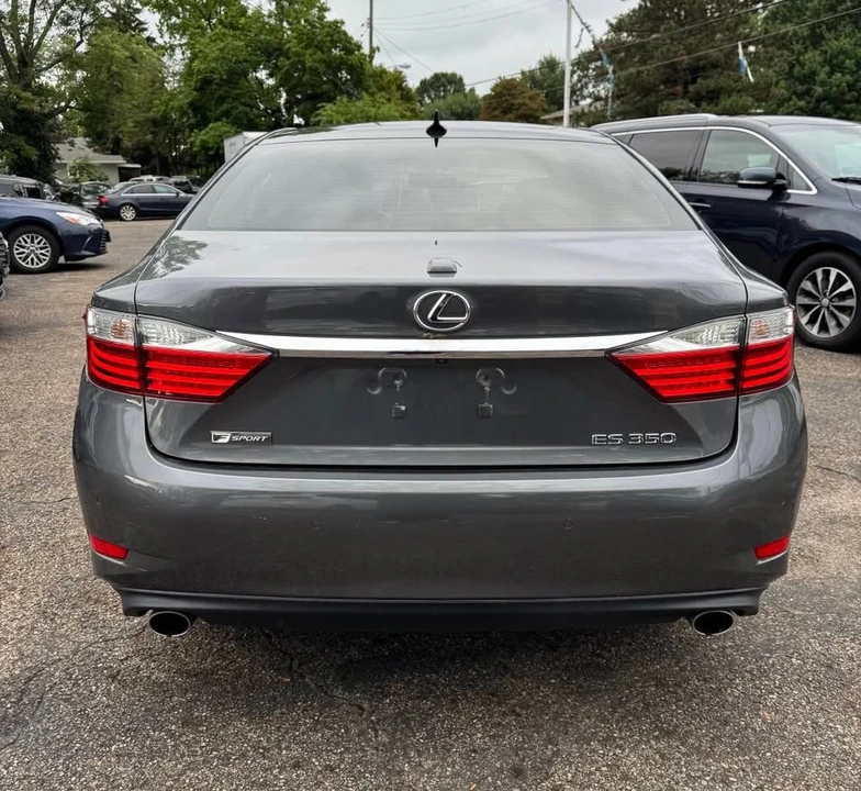 2014 Lexus ES 6th Gen - Image 5 of 20
