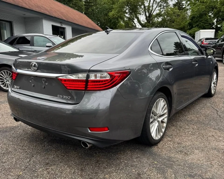2014 Lexus ES 6th Gen - Image 6 of 20