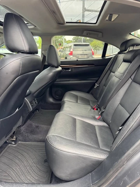 2014 Lexus ES 6th Gen - Image 20 of 20