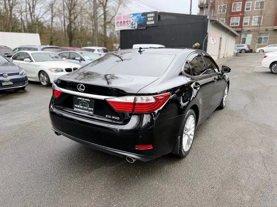 2014 Lexus ES 6th Gen - Image 5 of 20