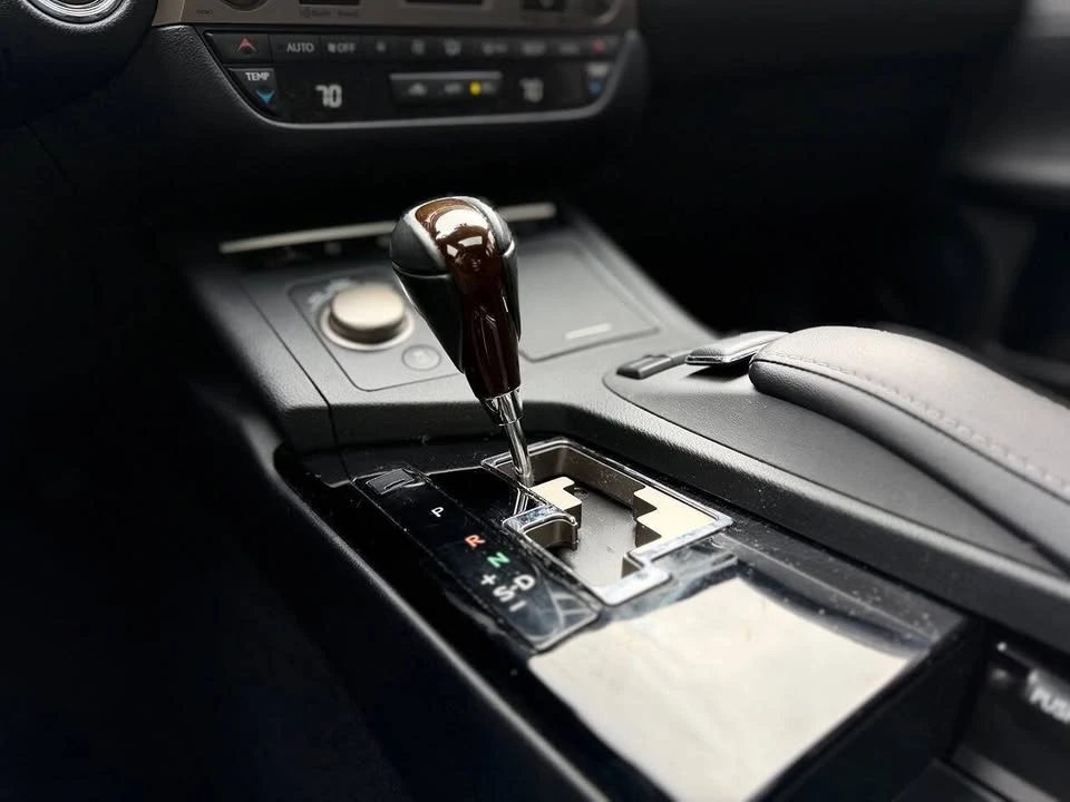 2014 Lexus ES 6th Gen - Image 20 of 20