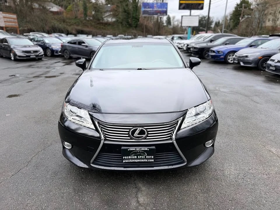 2014 Lexus ES 6th Gen - Image 12 of 20