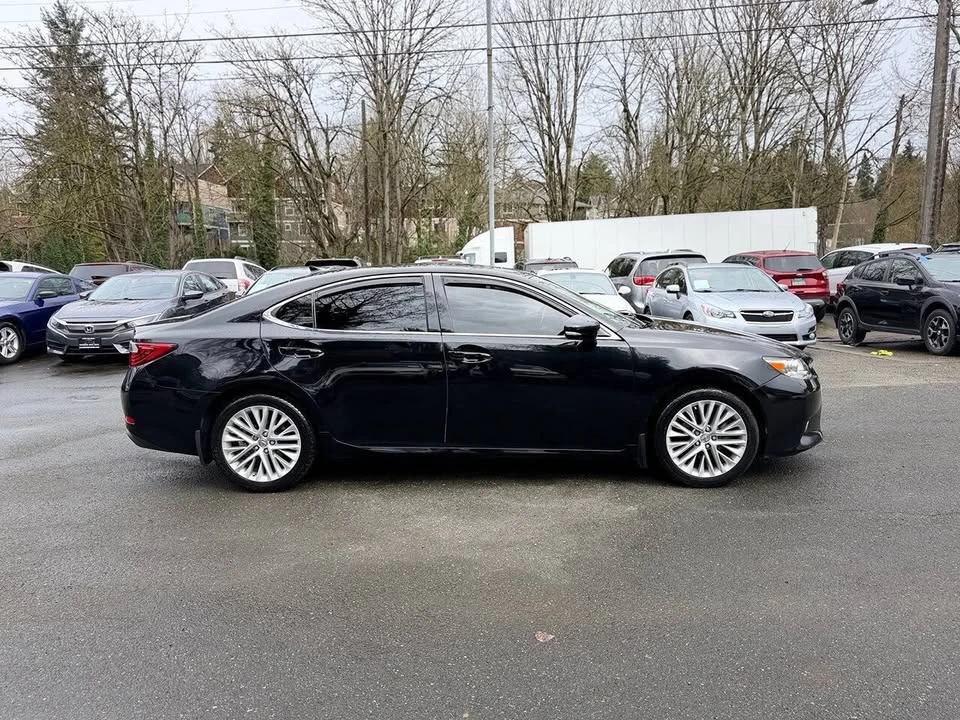 2014 Lexus ES 6th Gen - Image 3 of 20