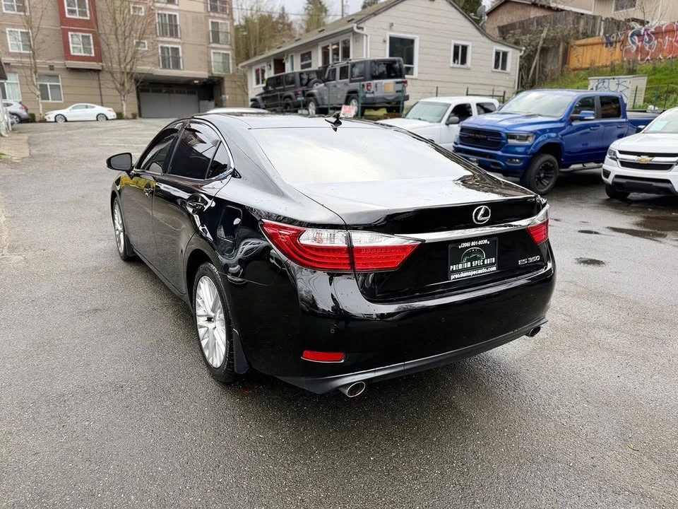 2014 Lexus ES 6th Gen - Image 7 of 20