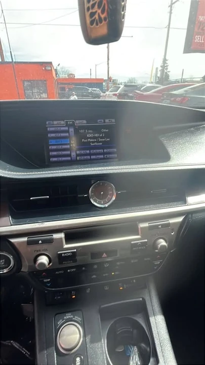 2014 Lexus ES 6th Gen - Image 16 of 16