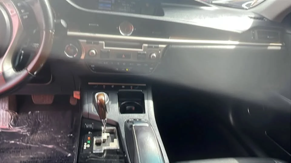 2014 Lexus ES 6th Gen - Image 12 of 16