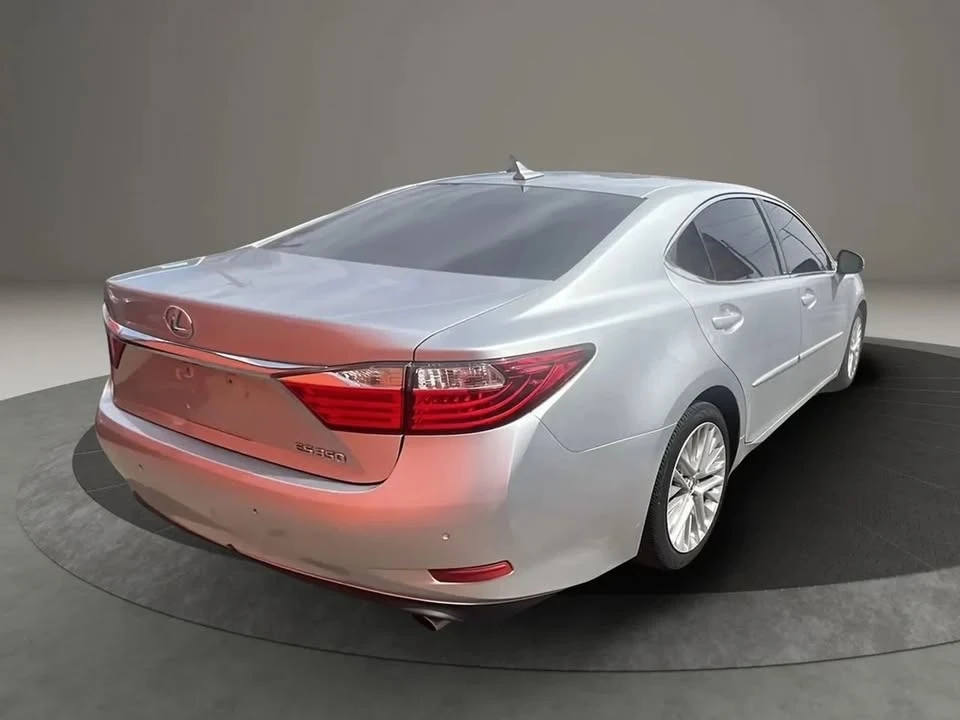 2014 Lexus ES 6th Gen - Image 6 of 16