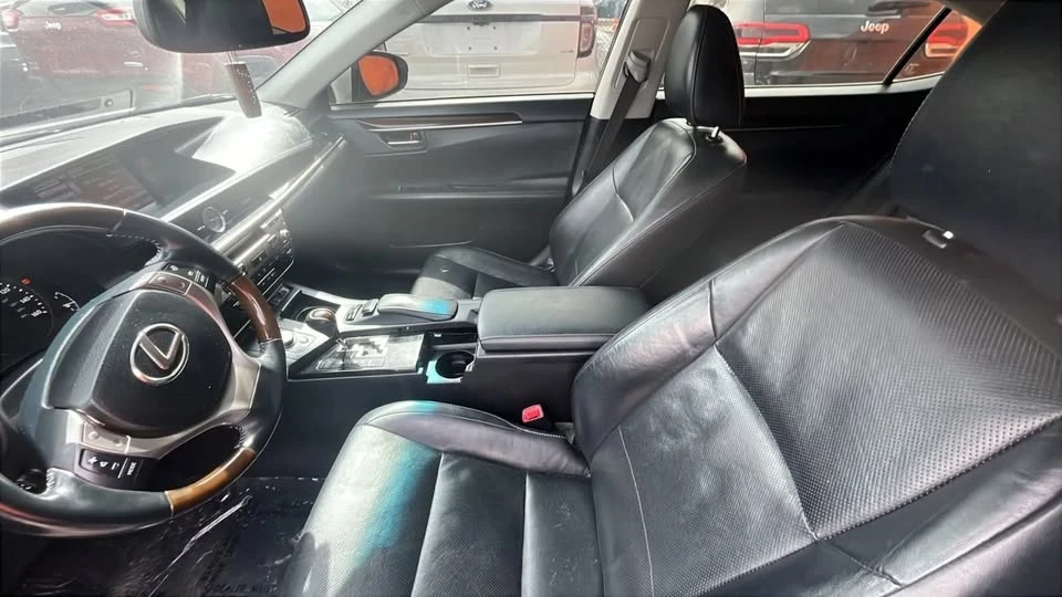 2014 Lexus ES 6th Gen - Image 9 of 16