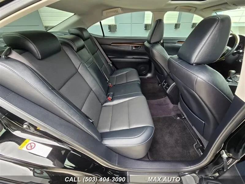 2014 Lexus ES 6th Gen - Image 17 of 20