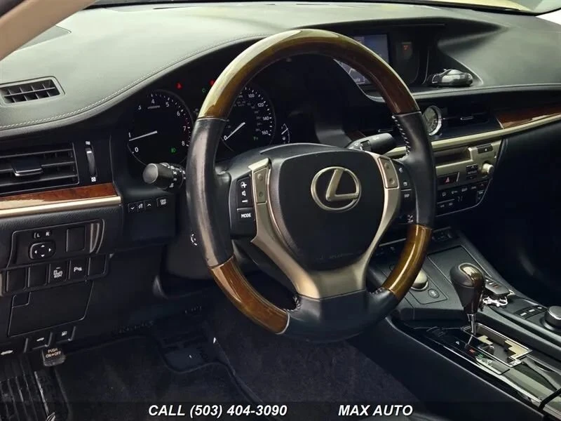 2014 Lexus ES 6th Gen - Image 14 of 20