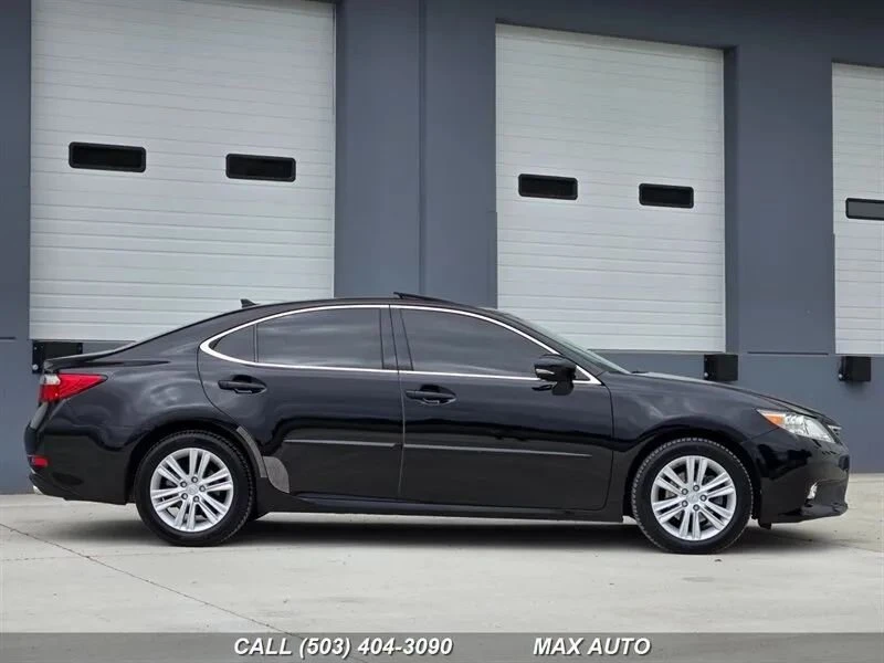 2014 Lexus ES 6th Gen - Image 9 of 20