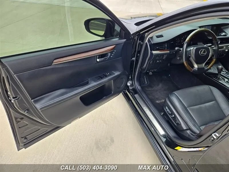 2014 Lexus ES 6th Gen - Image 10 of 20