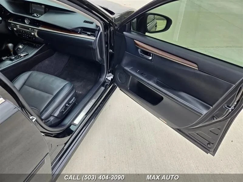 2014 Lexus ES 6th Gen - Image 18 of 20