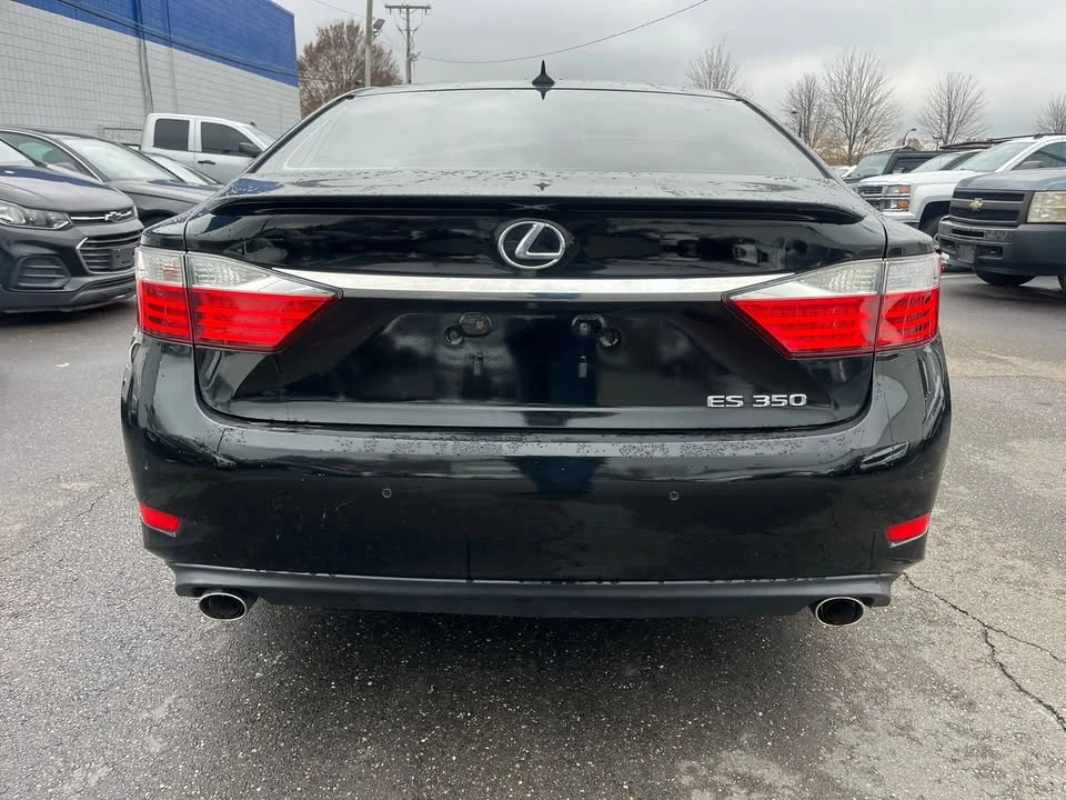 2014 Lexus ES 6th Gen - Image 4 of 8