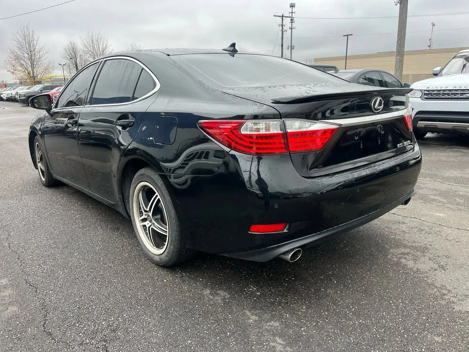 2014 Lexus ES 6th Gen - Image 5 of 8