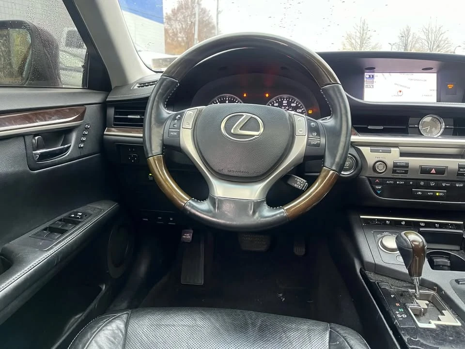 2014 Lexus ES 6th Gen - Image 8 of 8