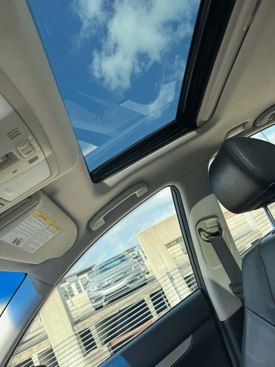 2014 Lexus ES 6th Gen - Image 12 of 17