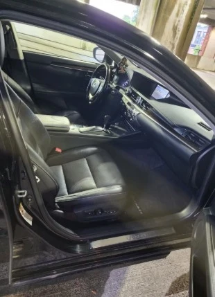 2014 Lexus ES 6th Gen - Image 8 of 17