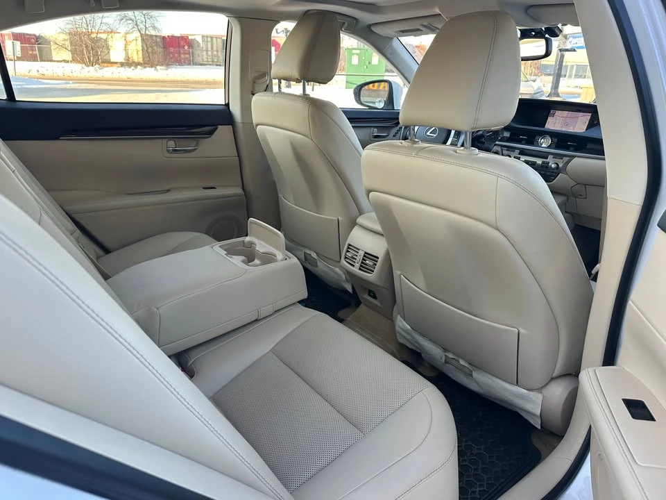 2014 Lexus ES 6th Gen - Image 9 of 9