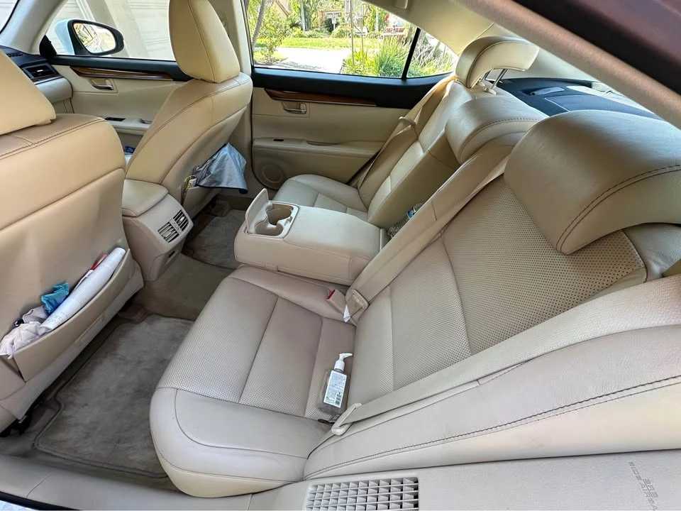 2014 Lexus ES 6th Gen - Image 6 of 7
