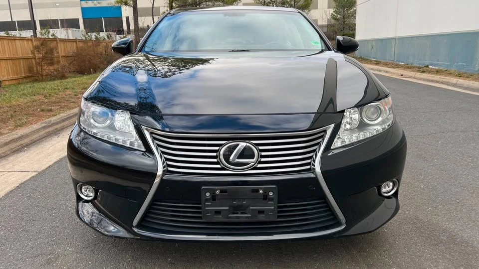 2014 Lexus ES 6th Gen - Image 3 of 17