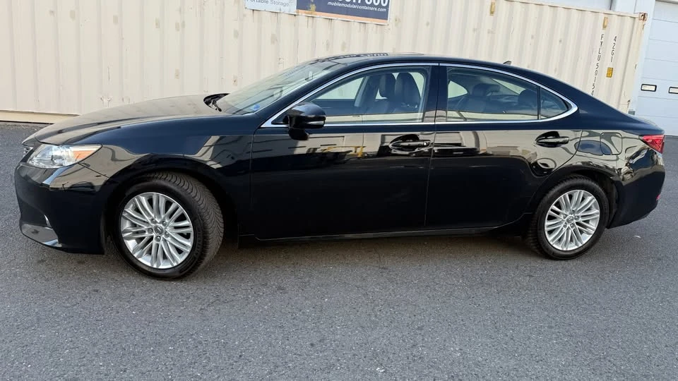 2014 Lexus ES 6th Gen - Image 2 of 20