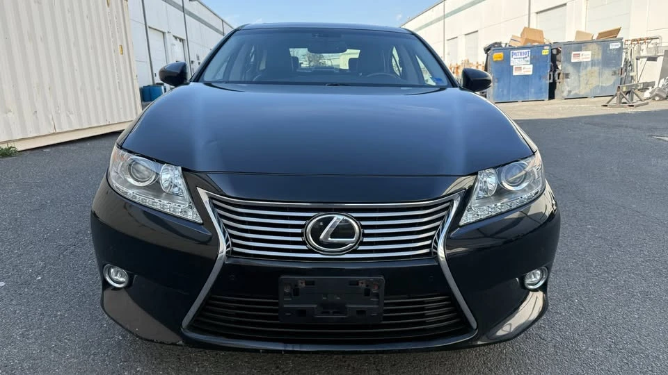 2014 Lexus ES 6th Gen - Image 9 of 20