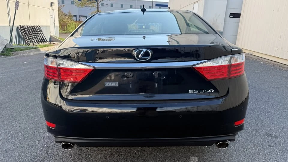 2014 Lexus ES 6th Gen - Image 5 of 20