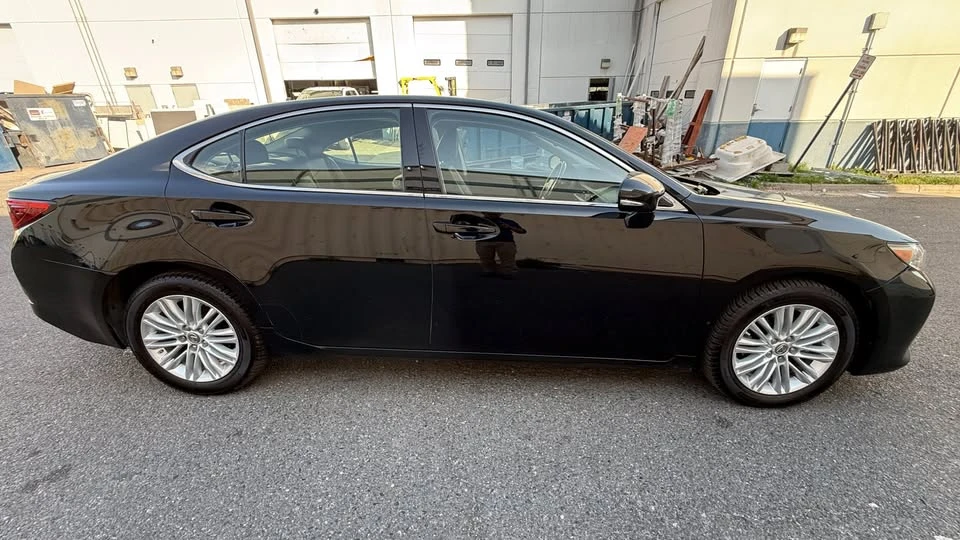 2014 Lexus ES 6th Gen - Image 7 of 20