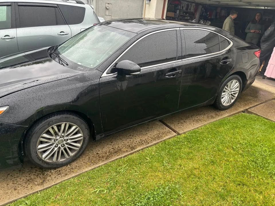 2014 Lexus ES 6th Gen - Image 5 of 7