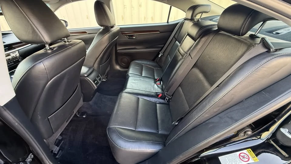 2014 Lexus ES 6th Gen - Image 16 of 20