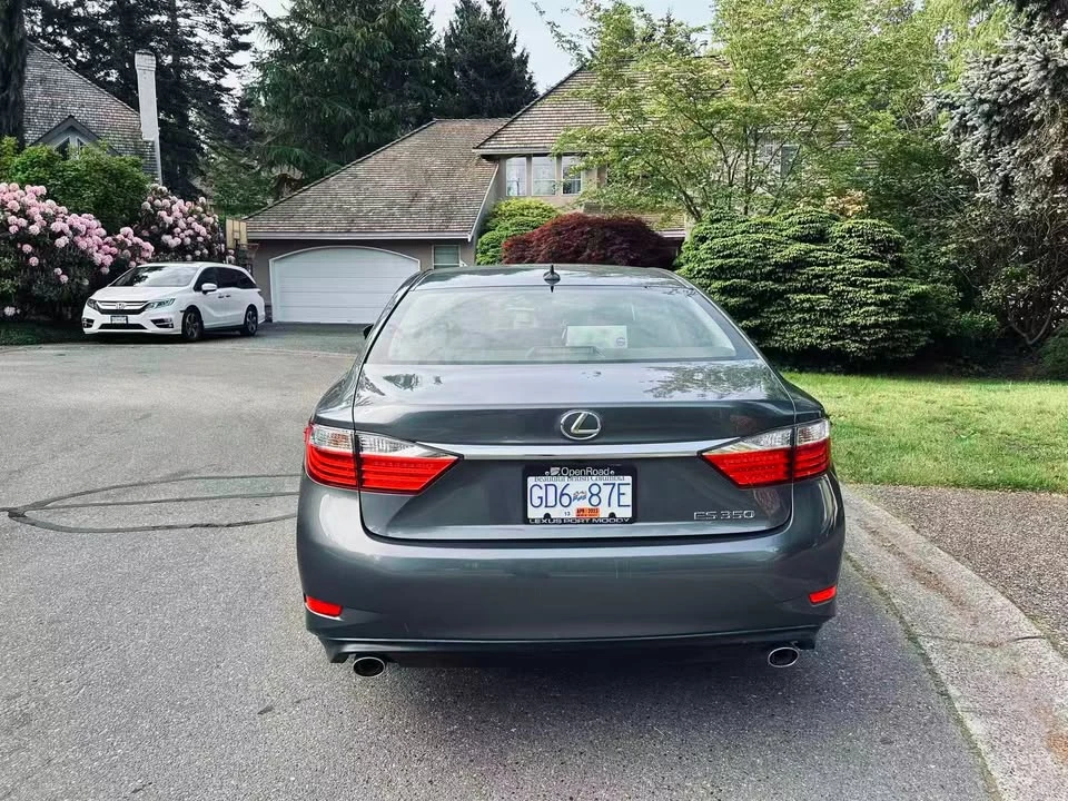 2014 Lexus ES 6th Gen - Image 4 of 5