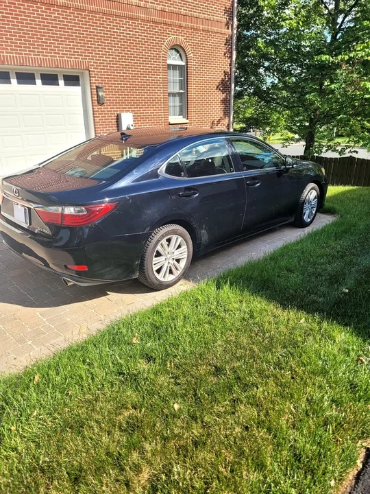 2014 Lexus ES 6th Gen - Image 4 of 7