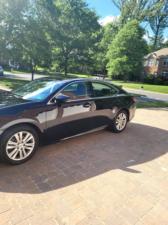 2014 Lexus ES 6th Gen - Image 2 of 7