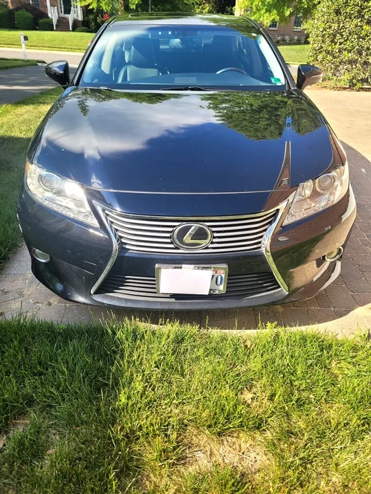 2014 Lexus ES 6th Gen - Image 5 of 7