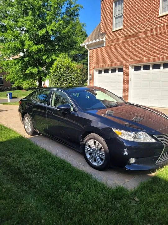2014 Lexus ES 6th Gen - Image 3 of 7